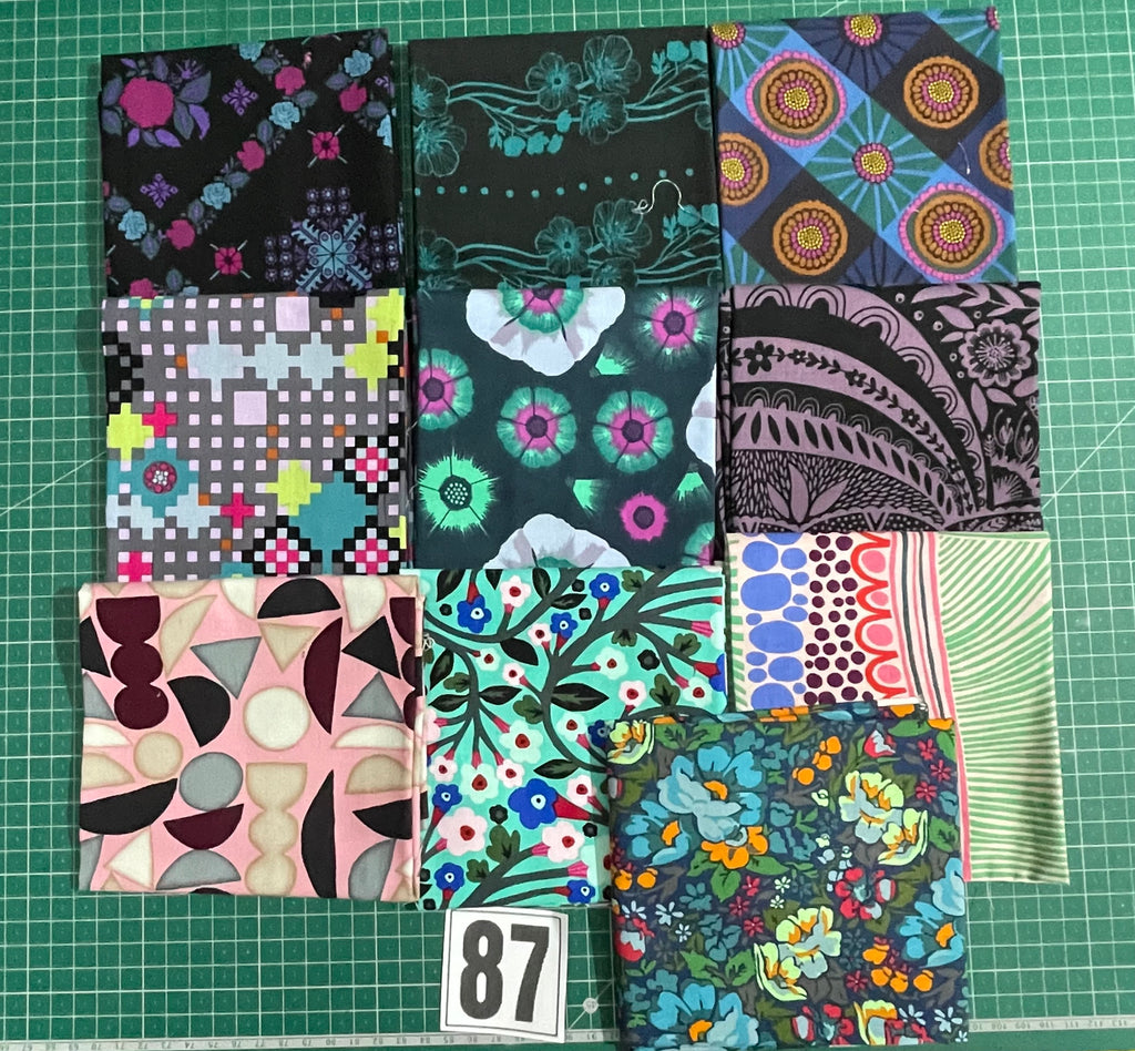 Anna Maria Horner & Consevatory Fat Quarter Bundle - 10 Metric Fat Quarters