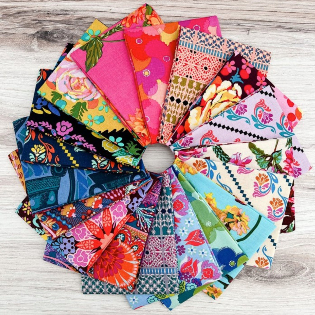 *#Fluent by Anna Maria Horner Fat Quarter Bundle (18 fat quarters)